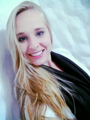 Deixo a tristeza e trago a esperança em seu lugar.