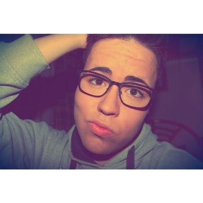 espero sólo a que me desbloquee la compañía de twitter la otra cuenta, por mientras tengo ésta. PRÓXIMO ESTUDIANTE DE FRANCÉS EN CC