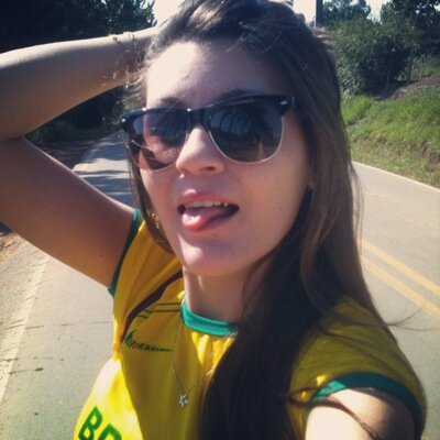 Ser feliz até onde der. Até onde puder. Sem adiar, ser feliz o tanto que dura  http://t.co/qoK9n3pLwc