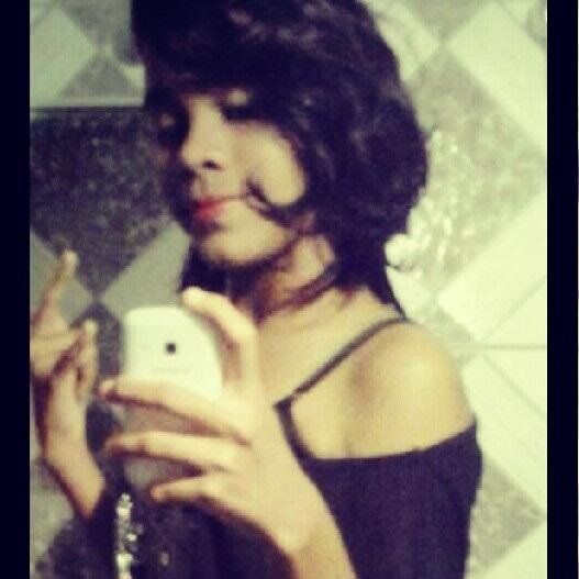 baixinha (1,63) /Ciumenta / Solteira /amo skate / comida ♥ /Unicórnios ♥ / Signo: touro/14 anos/
