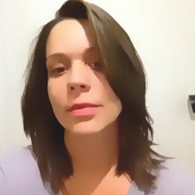Mediadora, especialista em gestão da qualidade em serviços, bacharel em comunicação institucional e relações públicas.