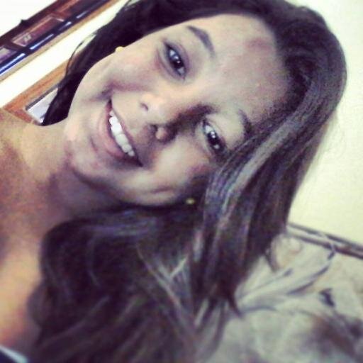eu gosto que me odeiem e que me invejem,
porque ninguem odeia o fraco, nem inveja o feio 웃apenas uma garota com a alegria de uma criança;