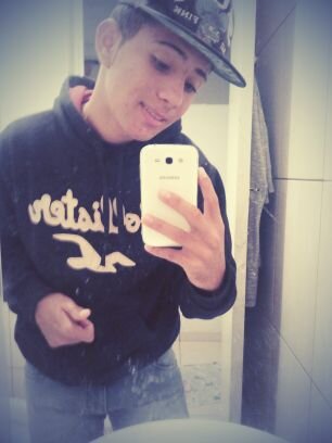 busco a cada dia que passa a felicida ella pode tar perto ow longe de miin mais enquanto nao conseguila nao descansarei