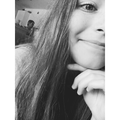 volg mijn nieuw account  @KiaraPynebrouck !!
