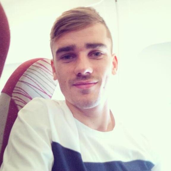 antoine griezmann anjooooo!!! 3 *...*☮☯☼✌あ◢◤ #teamgrizi ...@AntoGriezmann