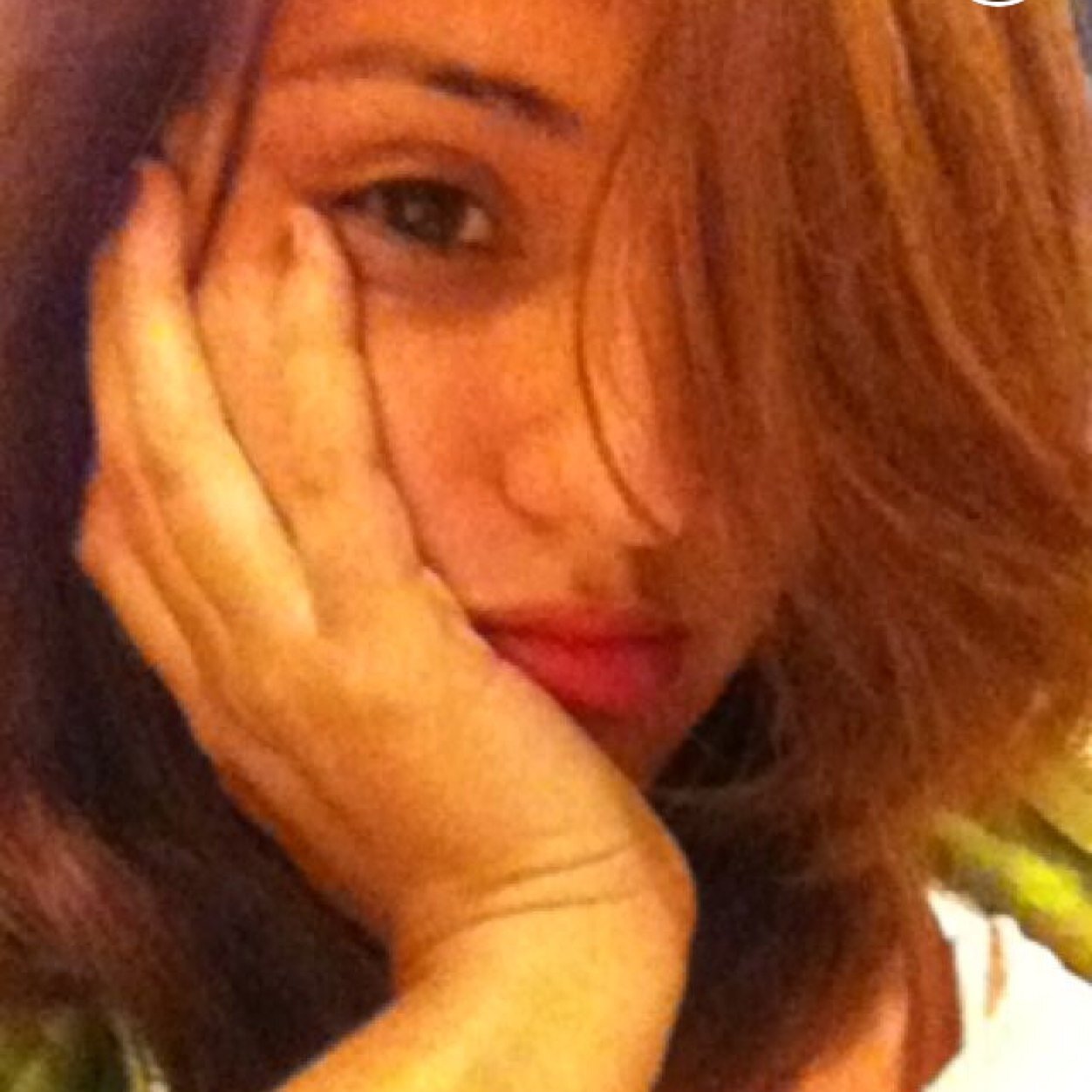 unebombedesexe's profile picture. 