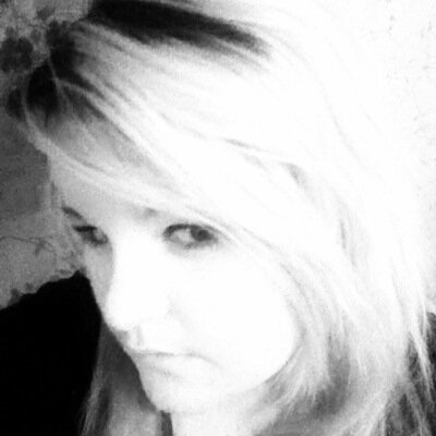 Madly in love with music!!!! And Im totally awesome hahaha Xxxx