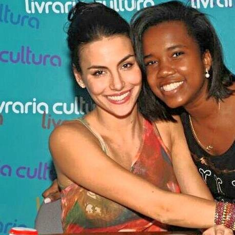 Página dedicada à atriz, cantora, modelo, escritora e apresentadora, Mel Fronckowiak.