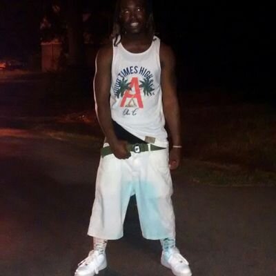 well i work hard, stay fresh, ima cool as nigga that have fun, Squaaad