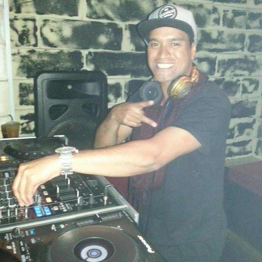 TINYCHAPEL's profile picture. Dj/Producer/Bass connoisseur/Beat junkie/All round music Enthusiasts/Also love eating food! https://t.co/ydgvQIzMjx