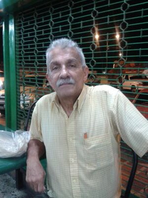 Contador Público (UDO). 
MBA (FIU)