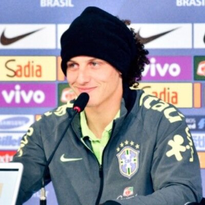 devo ter roubado a adaga do rumpelstiltskin pq ninguem merece ser fã de um crianção cabeludo%%%%