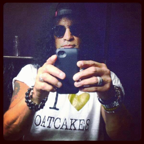 Fan Club, the King of guitars SLASH                   Facebook - https://t.co/7024QjrgWH