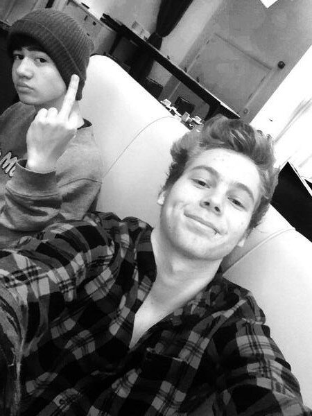 Rocket Ship Builder,5SOS super fan, #ISuckAtTwitter #5SOSGETNAKED