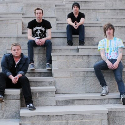 Pop band. Music here: http://t.co/udXAjOYU9z Our personal accounts: @scottyspeaks @talkofjake @talkofjosh @longbobfulton