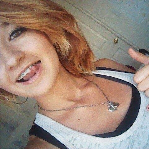 Fishing is my everything 
 favorite word chill and Yo! Don't fuck with my feelings Yo!
Im hella chill¥
Im a kitty ^.^