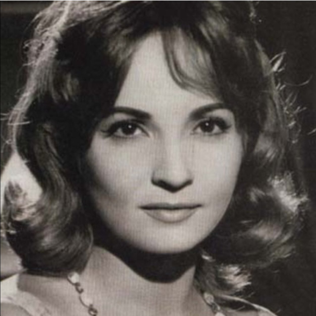 ayah_ghorab's profile picture. I smile.
I try.
But truth is want to die.