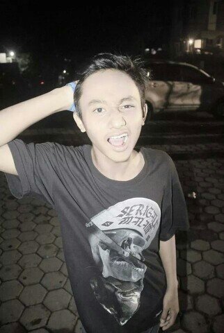 160 character tidak cukup untuk mengenal saya lebih jauh (˘ʃƪ˘) mentions aja | saya masih anak mamih☺ HiHiHi | I like HIP-HOP & HC |
