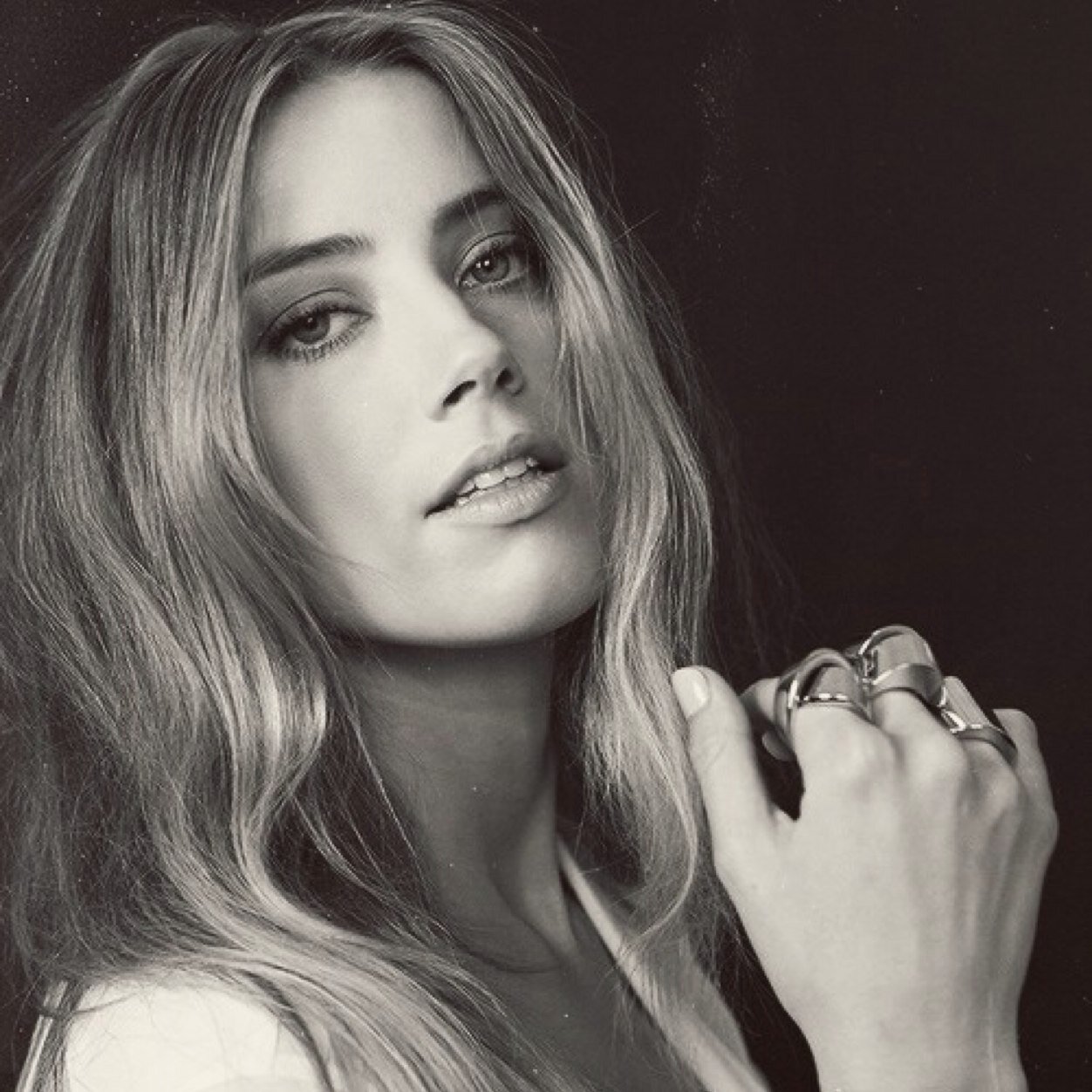 ObdurateBeguile's profile picture. There's an evil feeling in our brains—but it's nothing new; it drives us insane. » Behind a gun, I'll make my final stand. « Huntress, bitch.