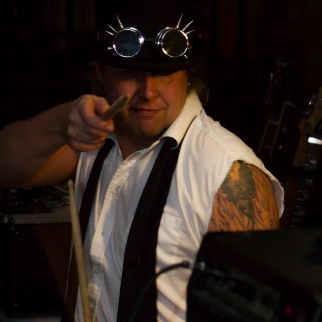 The offical twitter account of Drumming rock legend ,festival organiser,Travel addict ,TV personality & former Adult actor . But you can call me ROB.