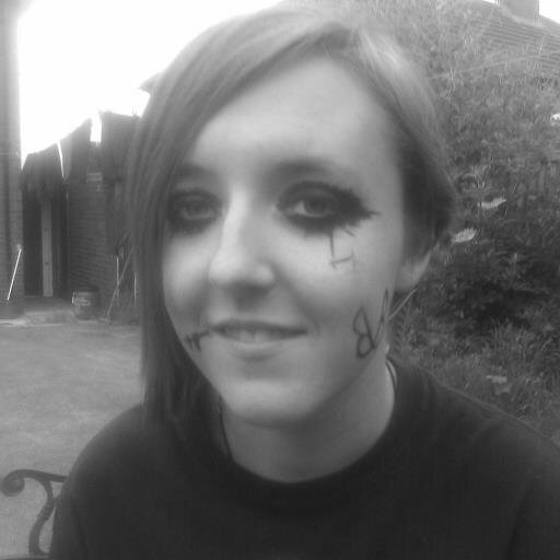 My name is Leanne Martlew and I love Metal bands (black veil brides, bfmv, falling in reverse, avenged sevenfold etc) ROCK ON \m/