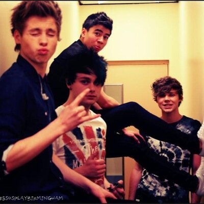 Its not a secret that we're just some rejects.
SYDNEY 5SOS FAM ACCOUNT
