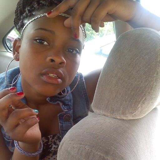 Afrika here follow me @ladiirackzz i follow back