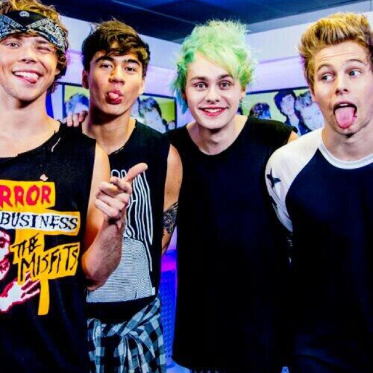 This is a free follow. If you want, follow my real accounts @Hemmo_Irwin9 and @Clifford_Irwin9. I follow back. Dont follow this though. Its just a free bc youre