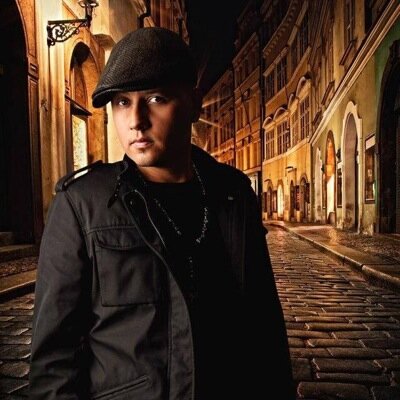 Hello,soy Inoel.Cantante de Bachata Y Compositor .Lets follow each other in this journey called Music. For Booking/Press Contact: volumenlatino@hotmail.com
