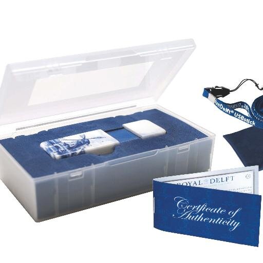 Computer & mobile phone gadgets + handdrawn Royal Delft design. Dutch gadgets with award winning Bluedelft EZmouse, usbstick and hub. Delfts blauw from Holland.