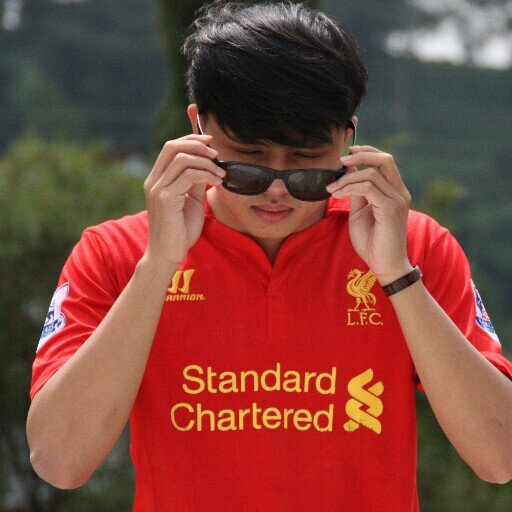 Hahaha jgn dianggap serius kalo setiap tweet dr gua, serius mah nanti kalo nntn LFC main di anfield :))
