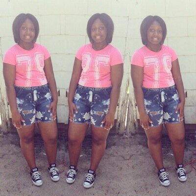 Tall And Pretty :) iPlay Softball . Im Not Your Average Teenager . Taken (: 160 Characters Cant Define Me Just Follow And I'll Follow Bacc
