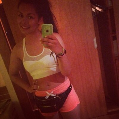 VictoriaRose_27's profile picture. 