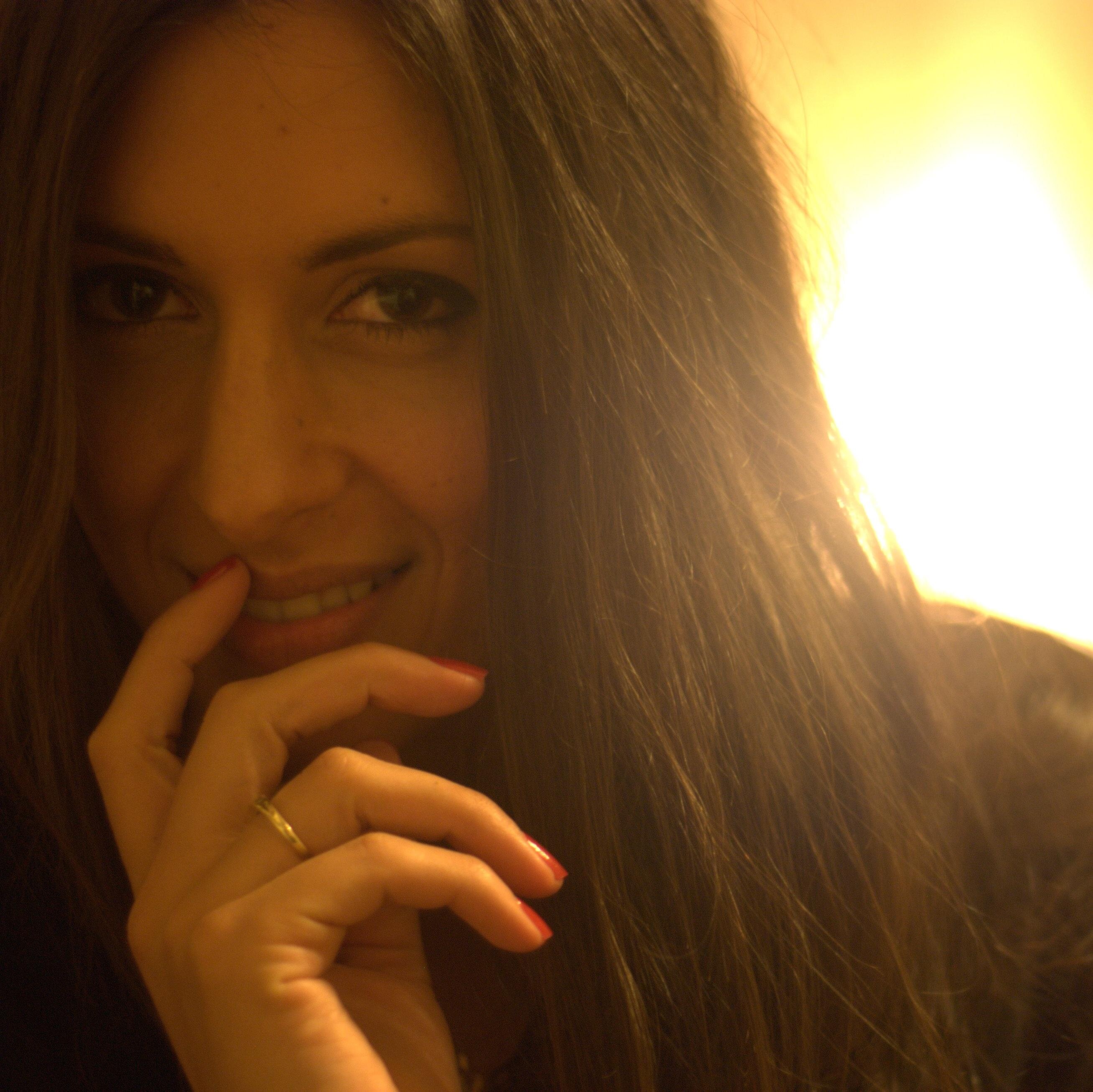 Vivi_Valentine's profile picture. Danseuse/Performeuse (et museo/culture geek). Prof du cours 'Danse avec Éventails en Plume' Paris- Lundi 18h & 20h30 Mardi 18h30 Infos:vivivalentine@gmail.com