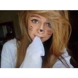 Single and alone ready ti have that guy whi loves me and who wont leave me