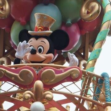 はじめまして♪既婚者ですが、たまにご飯や飲みに行ける様な友達が欲しいなーと思い登録しました。音楽の好みが合うかたは仲良くなれると思います。ちなみに、アバター着物着てますが、実際は・・・