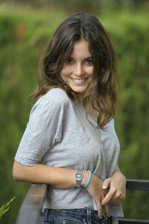 16.Sandra Torres.Sobrina de la Vicepresidenta de economia de Estados http://t.co/XK3I1KRjHW muy estudiosa y me encanta el ballet.Enamorada de Andres.