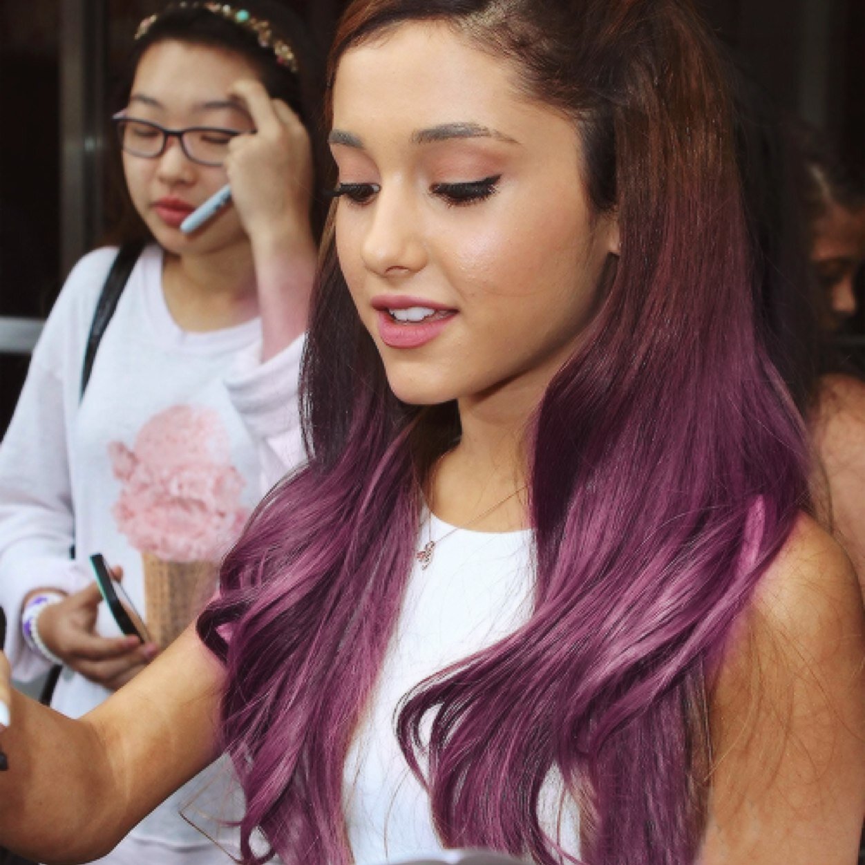Hey guys!!☺️ı'm cat valentine.... I love you.... ❤️❤️ Thank you good bye...