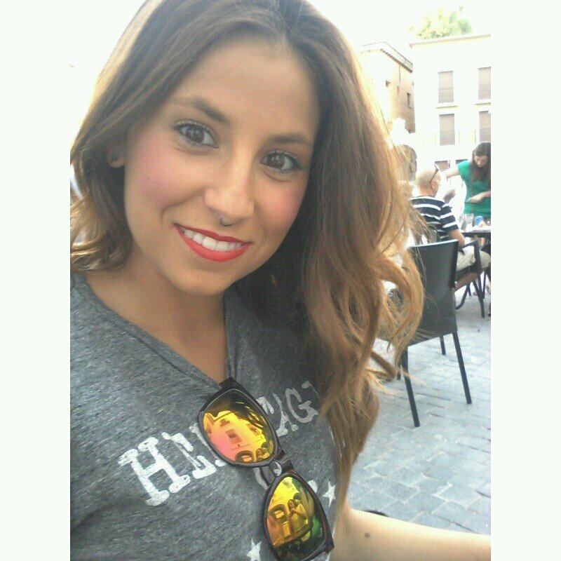 iamngls's profile picture. Y sé que siempre he sido así, y que no tengo remedio, ni lo quiero tener!