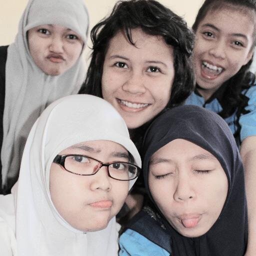 desyresita2's profile picture. ILYAS EFFENDI 3 3