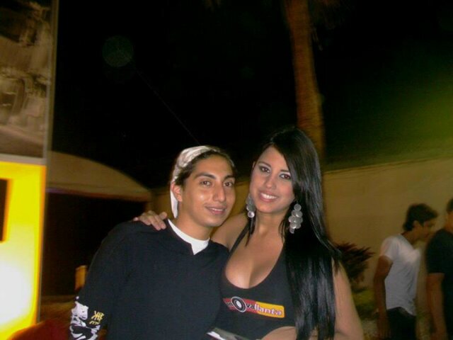 Mi pin 25A527CF y whatsapp 0992237434 Soy un chico chevere amiguero buen dato :)