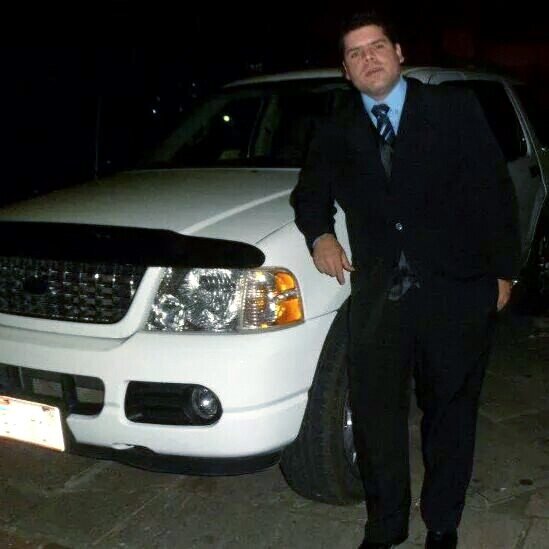 Lic. en Comercio Internacional, joven emprendedor. Hobbie los autos, la mecánica. Saludos y disfruten de la Vida!
