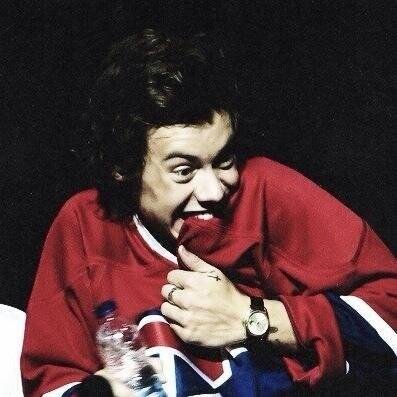 follow @hugsoftommo please :)