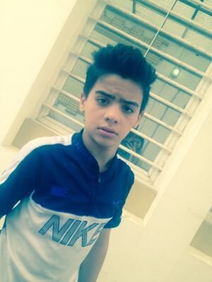 hi my name is mohamad  13 years old from iraq I live in baghdad I love one direction and I like play football :-)  follow me plz I follow back