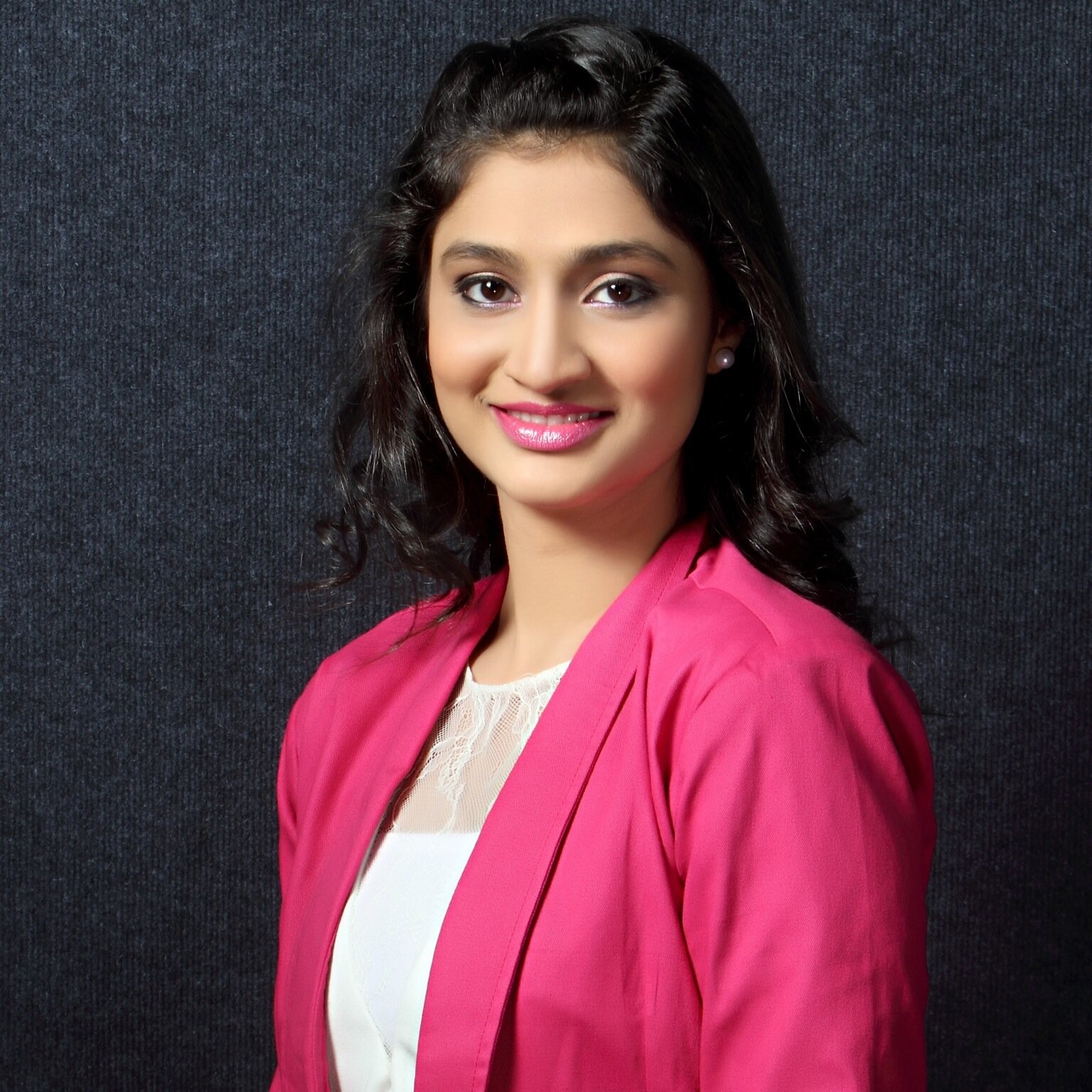 A naturopathic nutritionist, author, speaker, recipe developer, columnist and blogger by profession. My Theory - FIMS - Food Is Medicinal & Supplemental