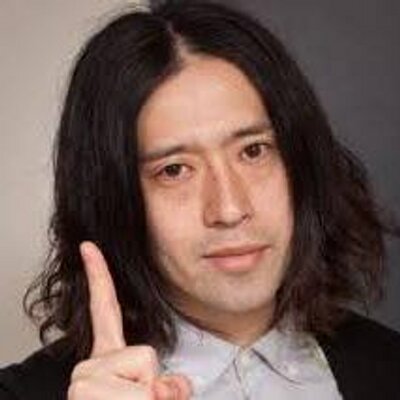 又吉直樹 Bot コンビニに入り 奇抜な髪型 の店員さんがいるのを見ると ここのオーナーは夢を追う若者に理解があるんやな と 思ってしまう 偏見やろうけど 又吉直樹 Bot コンビニに入り 奇抜な髪型 の店員さんがいるのを見ると ここのオーナーは夢を追う若者に理解があるんやな と 思ってしまう 偏見やろうけど