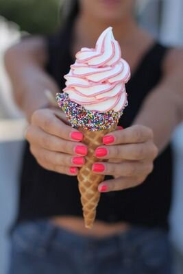 my name is maha but everybody calls me mahooy i like ice cream and the color aqua✌