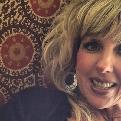 Rock Star Wife/Mom, Instructional Leader, & Self-Proclaimed Junk Gypsy, Dreamer, Learner, Adventure Seeker & Possibilitarian Passionate about 21st C Learning