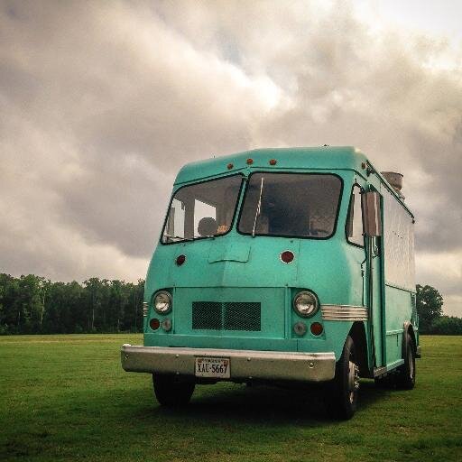 Panavoir was a food truck serving globally inspired street food. Panavoir \Pan ah vore\ noun. a new classification of worldlly-eaters.