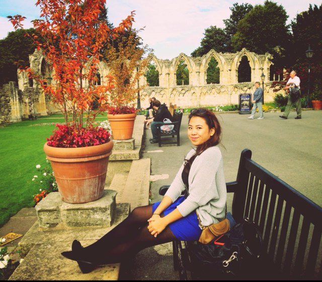 titahapsari's profile picture. urip urup.